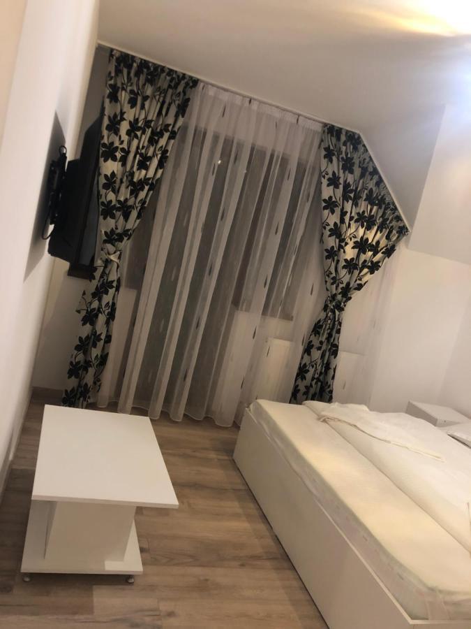 New House Hotel Árgyasudvarhely Kültér fotó