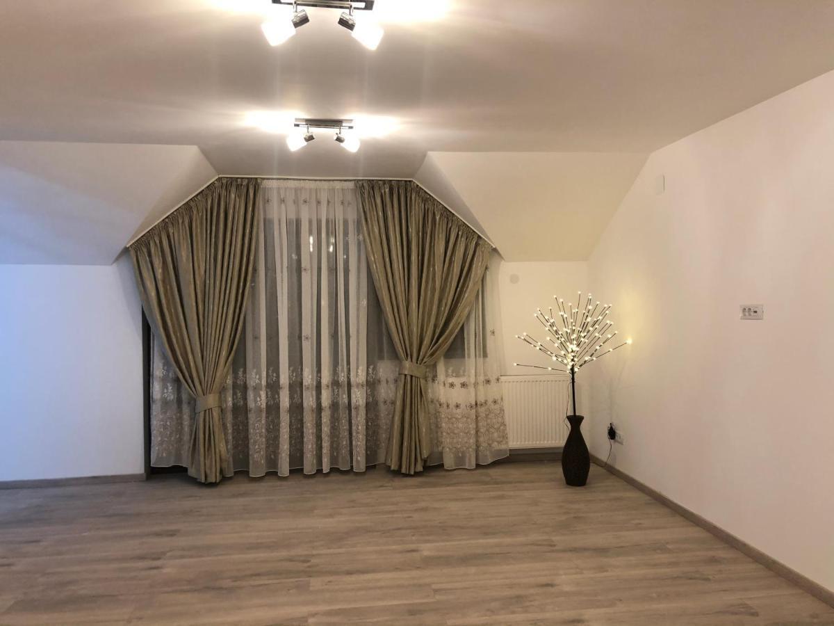 New House Hotel Árgyasudvarhely Kültér fotó