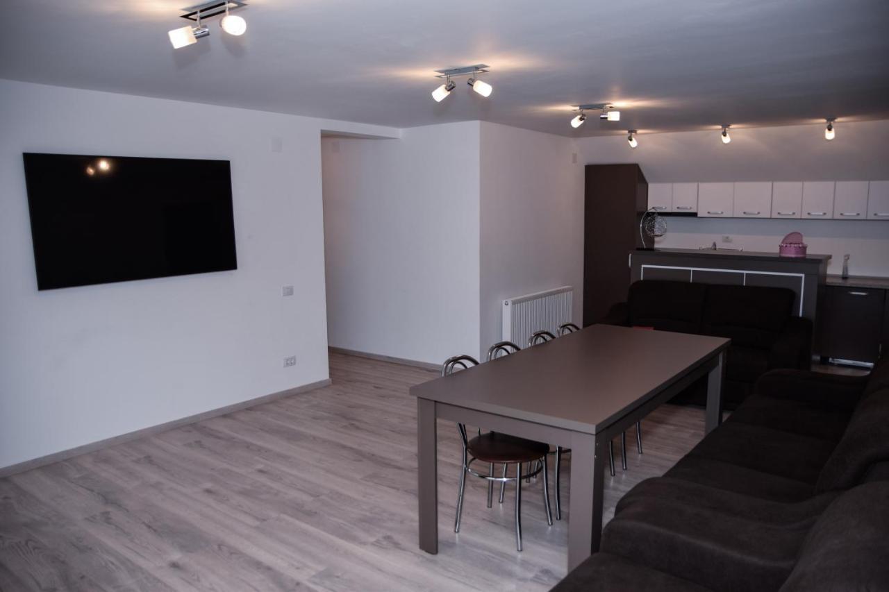 New House Hotel Árgyasudvarhely Kültér fotó