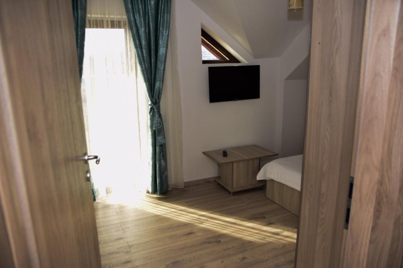 New House Hotel Árgyasudvarhely Kültér fotó